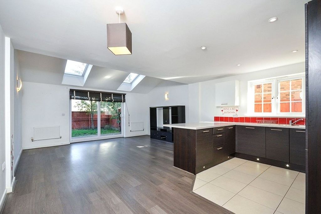 Property photo 2 of 8 Picture No. 04