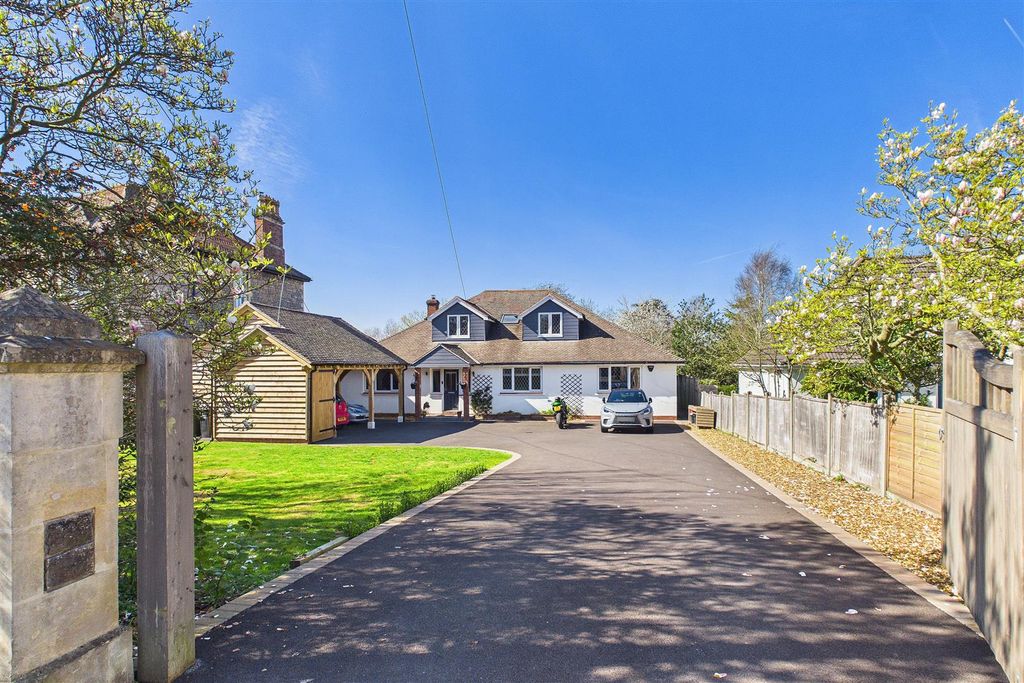 Property photo 1 of 31