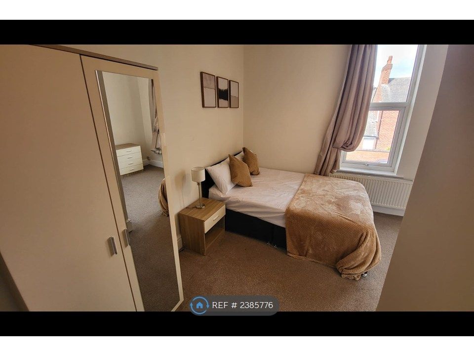 Property photo 1 of 7 Room