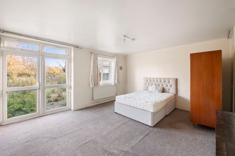 Property photo 3 of 16 Photo 2