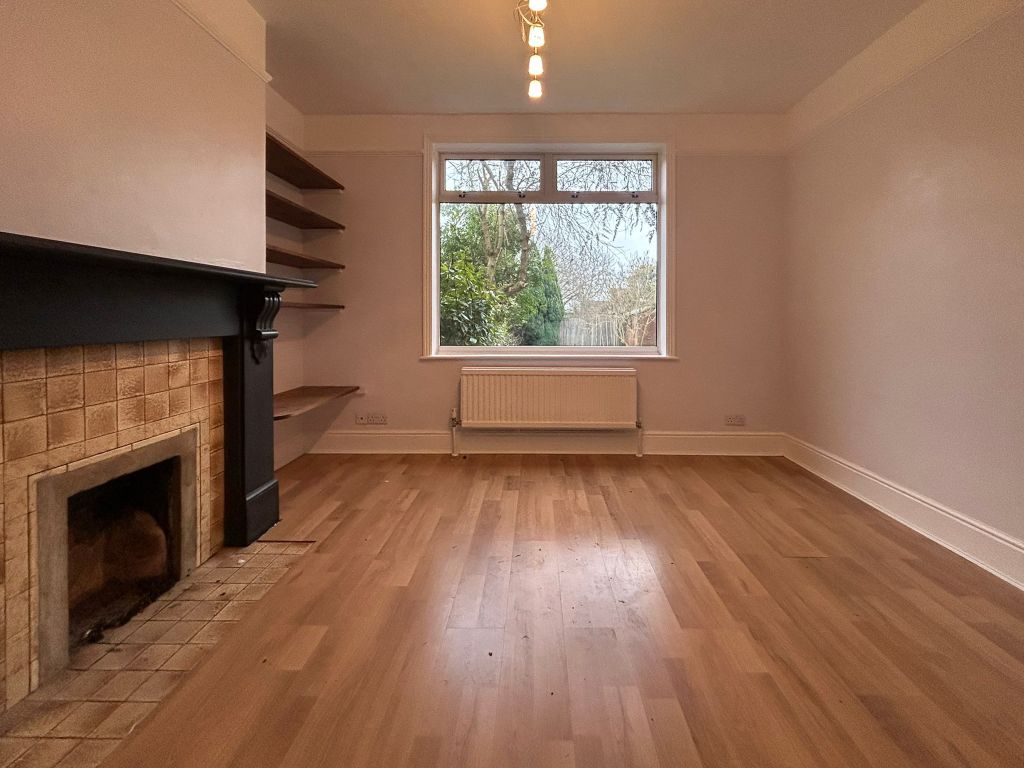 Property photo 3 of 18 Dining Room