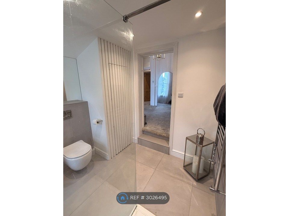 Property photo 3 of 24 En Suite