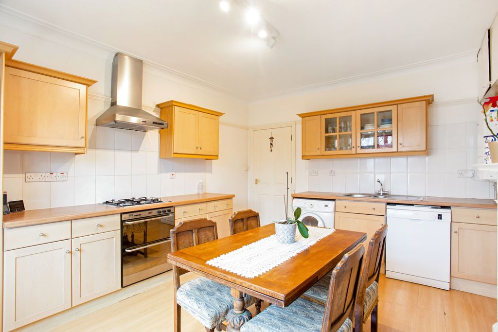 Property photo 3 of 8 First_Floor_Flat_128