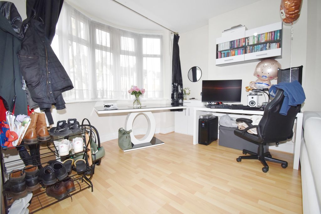 Property photo 3 of 11