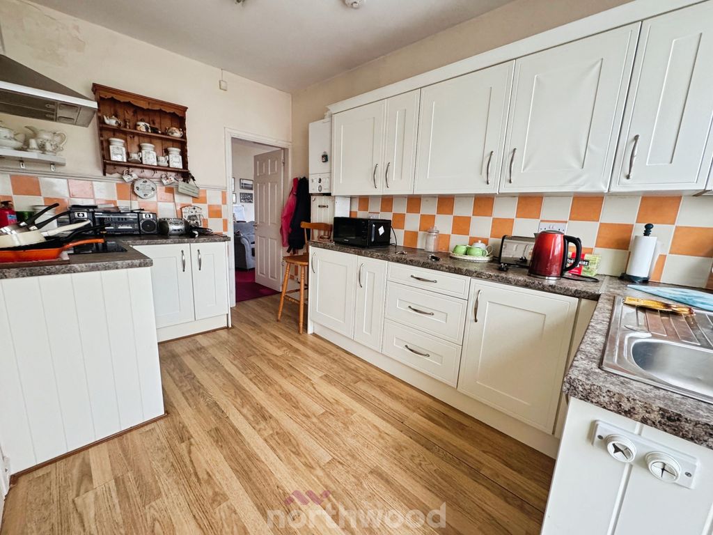 Property photo 3 of 18