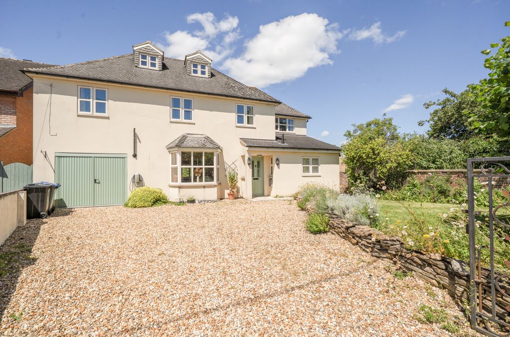 Property photo 1 of 28 1478013236A356F9277365