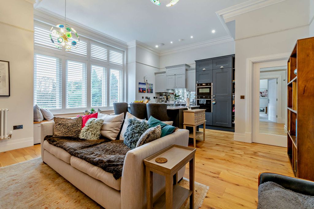 Property photo 2 of 25