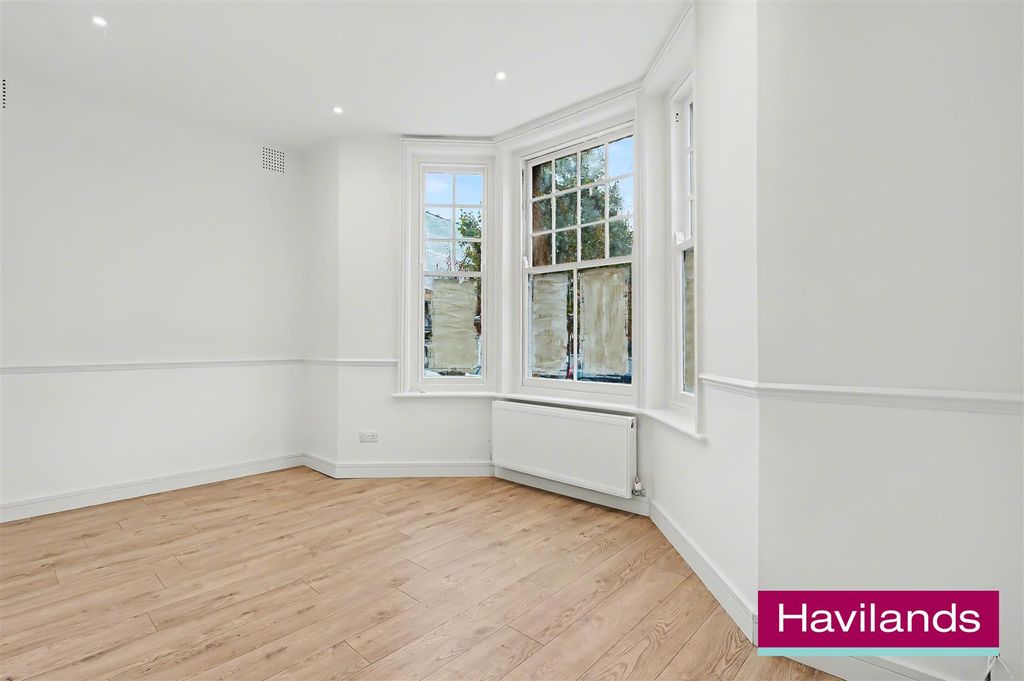 Property photo 2 of 11 Orpington Road N21 3Pg-8.Jpg