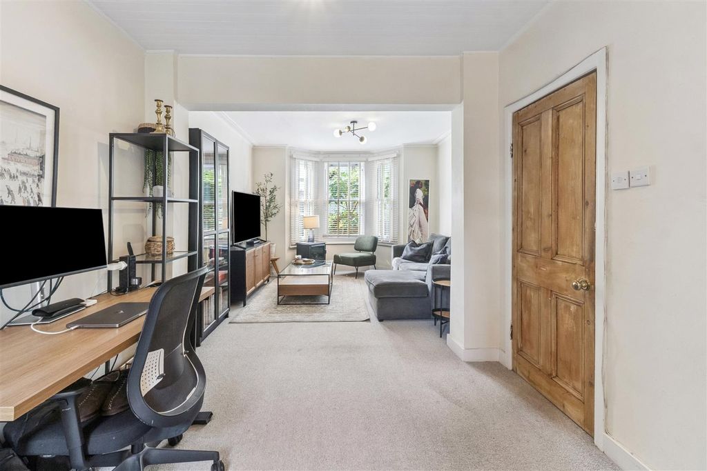 Property photo 2 of 11 Duke Road, W4 - For Sale