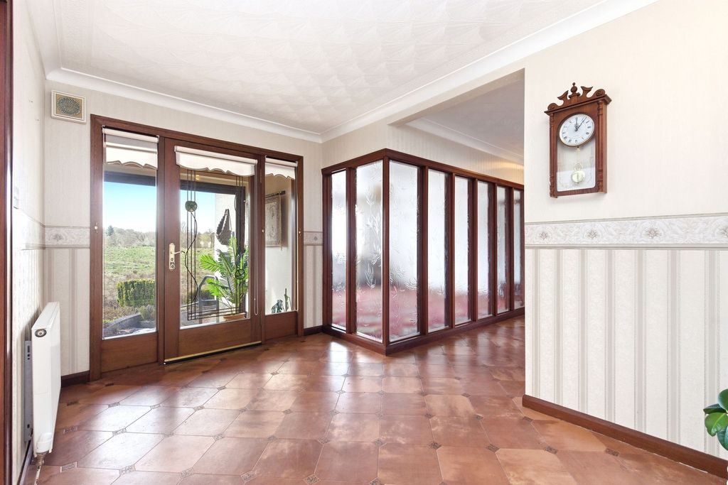 Property photo 2 of 38