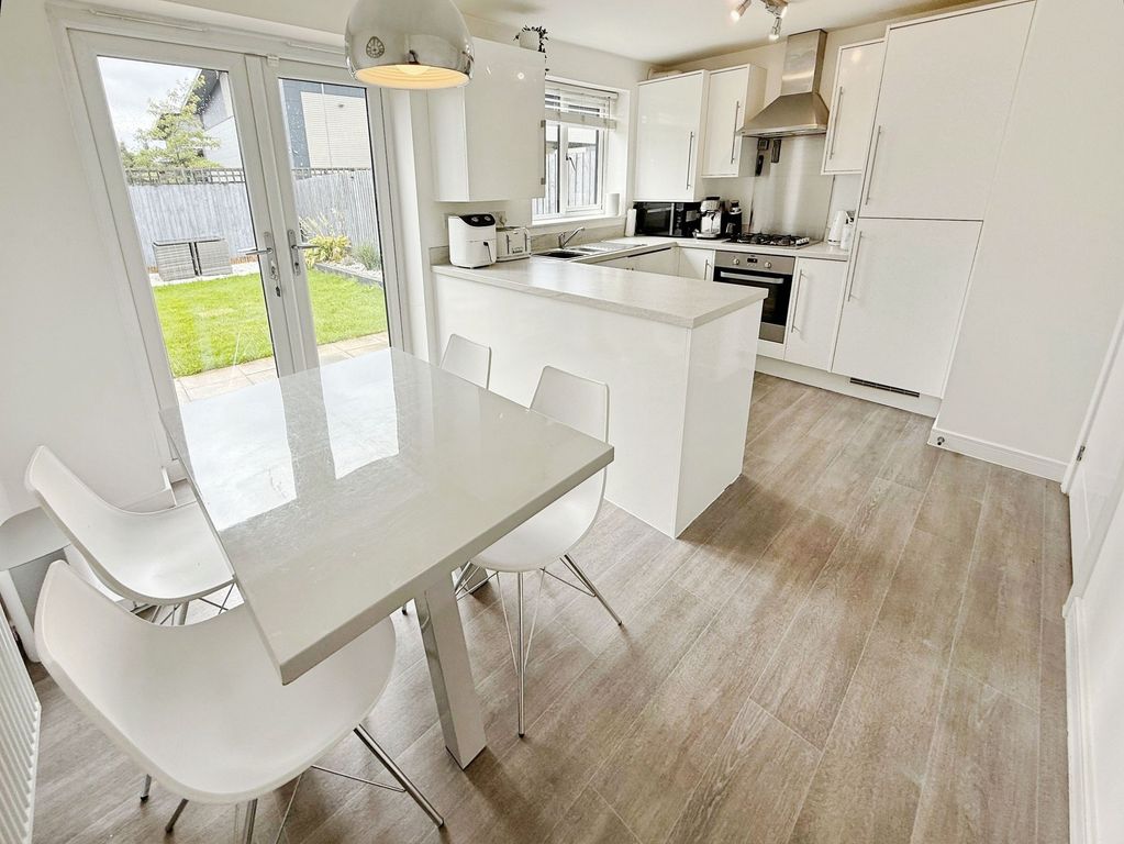 Property photo 3 of 17 Kitchen Diner
