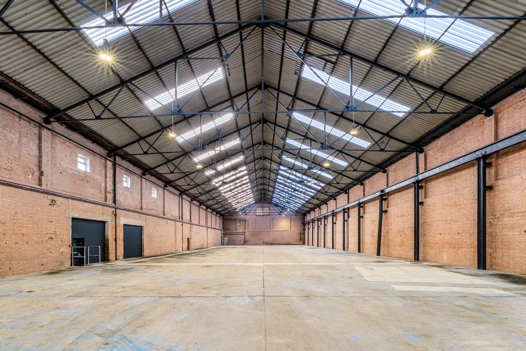 Property photo 1 of 5