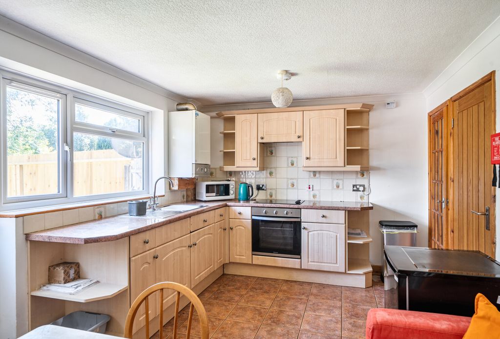 Property photo 3 of 13 1494539-9-6A562d5...