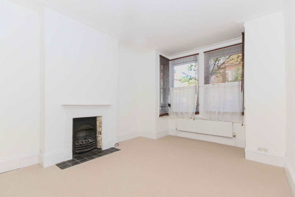 Property photo 3 of 8