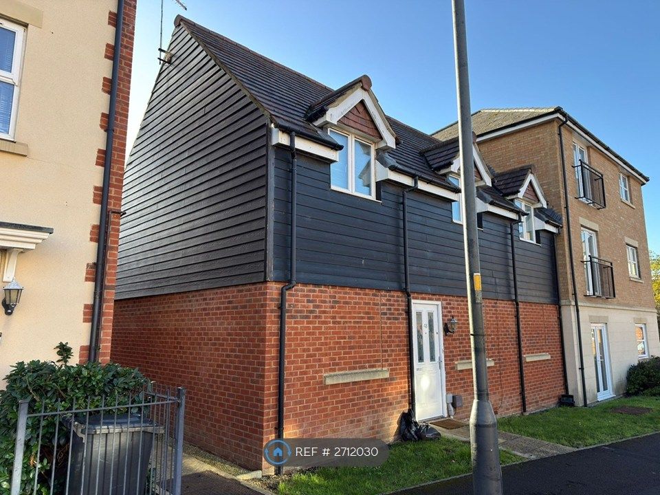 Property photo 3 of 15 Side Access