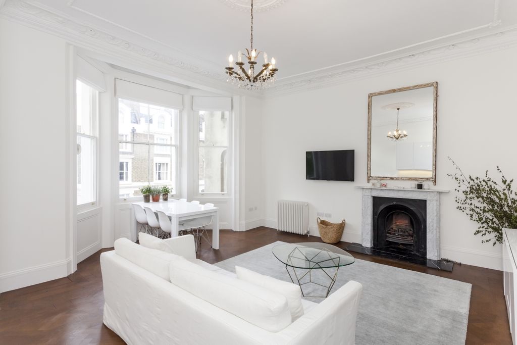 Property photo 3 of 14 Reception