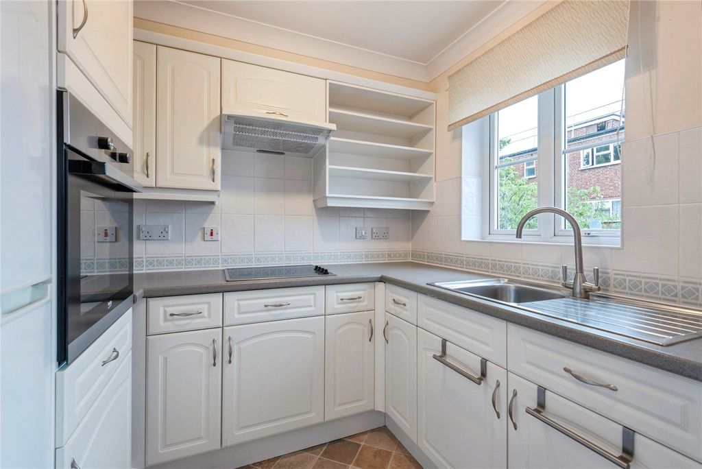 Property photo 3 of 20 Kitchen