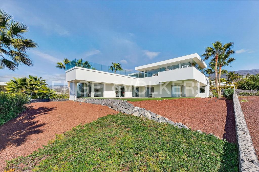 Property photo 1 of 53 Luxury Villa In The First Row On The Golf Course With Panoramic View