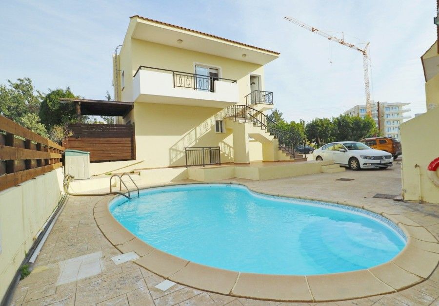Property photo 1 of 22