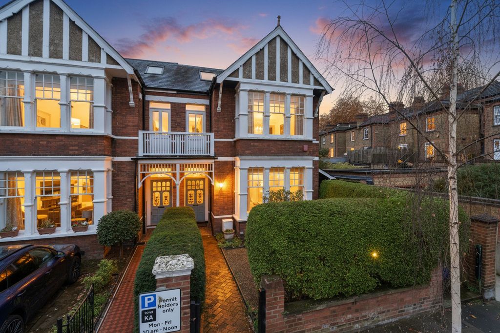 Property photo 2 of 29