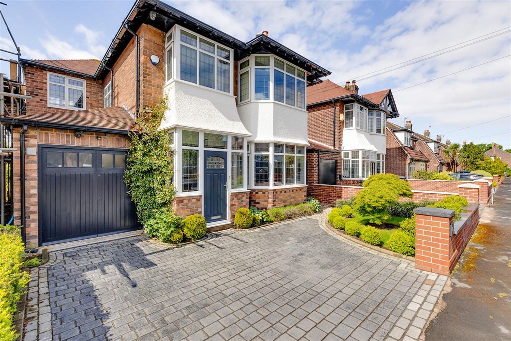 Property photo 2 of 54 5 Bonnington Ave_2.Jpg