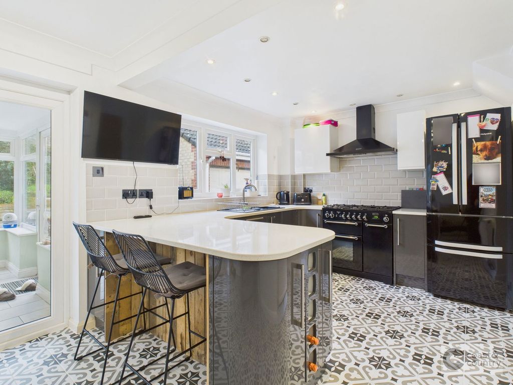 Property photo 3 of 24