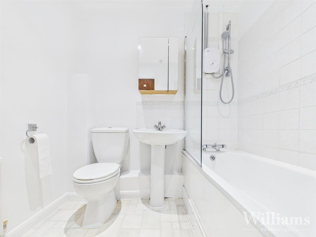 Property photo 3 of 15 Cam04950G0-Pr0109-Still014.Jpg