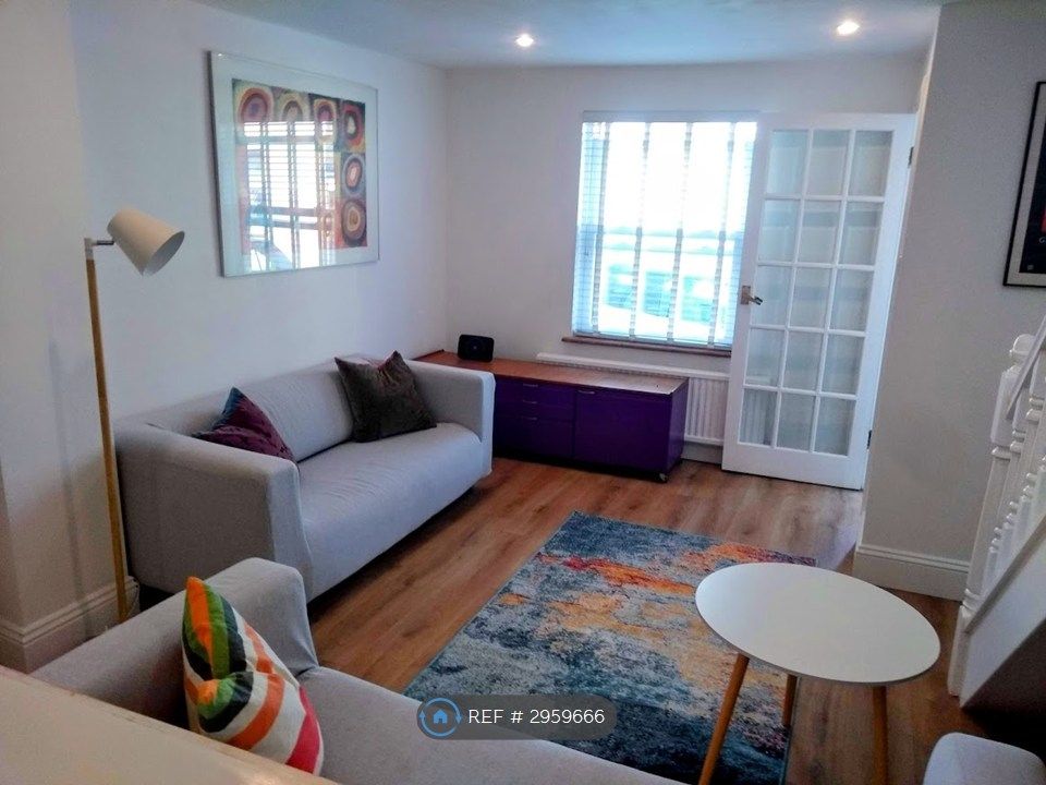 Property photo 1 of 10 Living Area