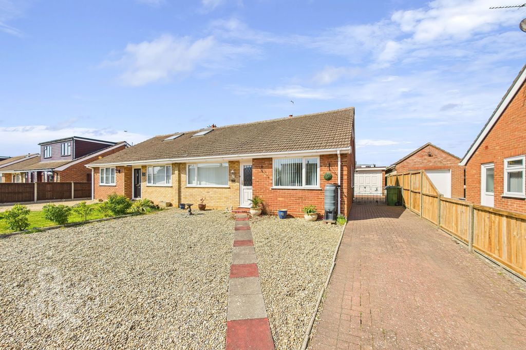 Property photo 2 of 26
