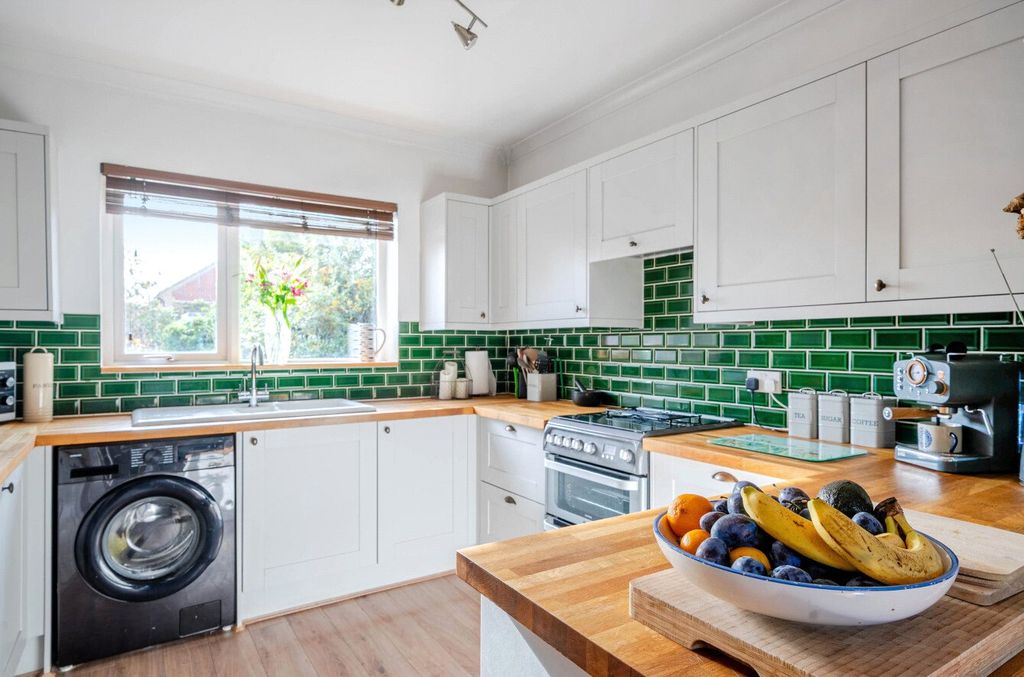 Property photo 2 of 19 Picture No. 21