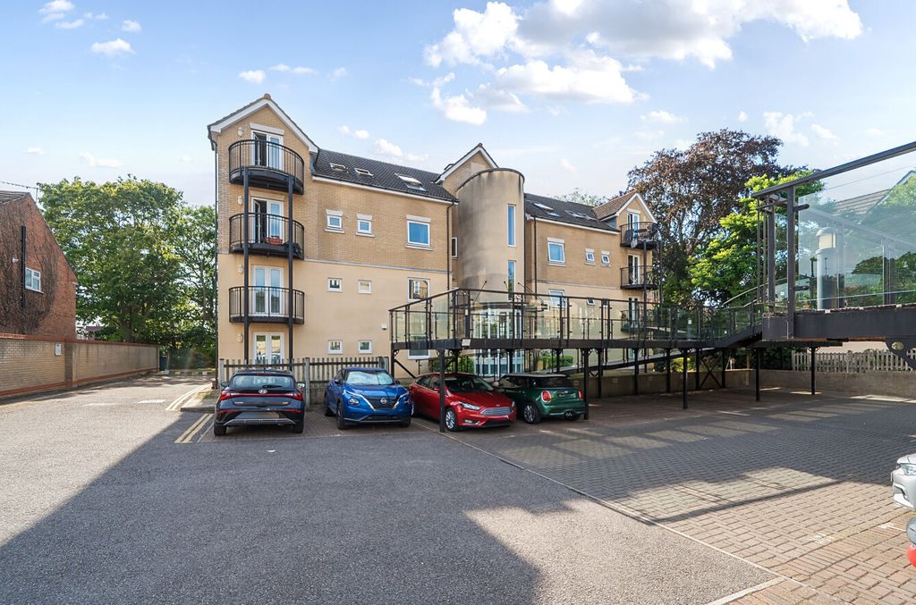 Property photo 1 of 14 1336646-4-68961Df...