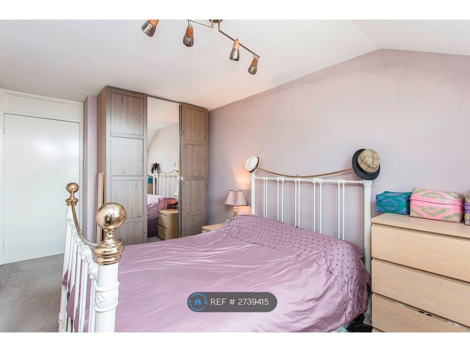 Property photo 3 of 12 Bedroom (With Wardrobe)