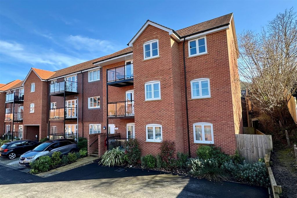 Property photo 1 of 20 999.Jpg