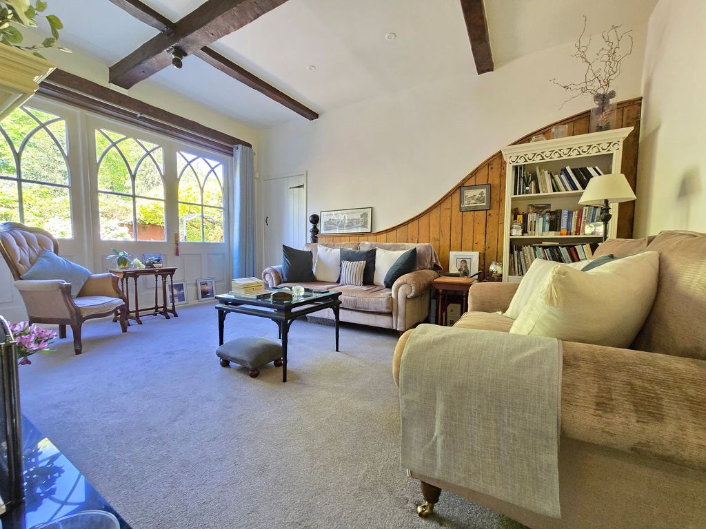 Property photo 2 of 27