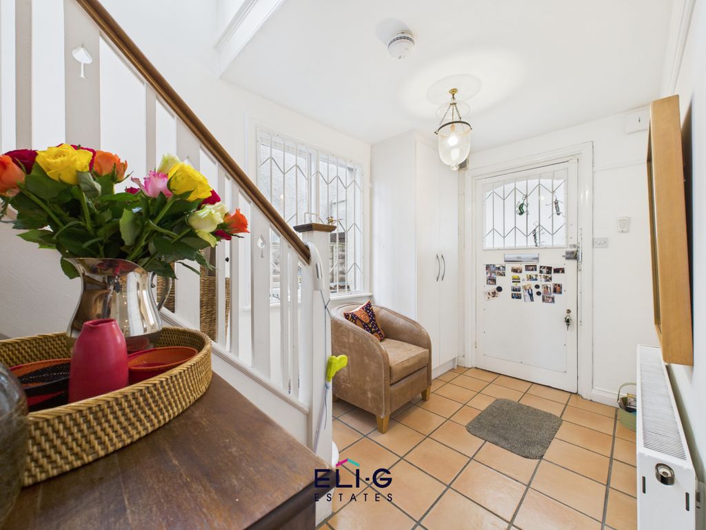 Property photo 2 of 18 Gallery