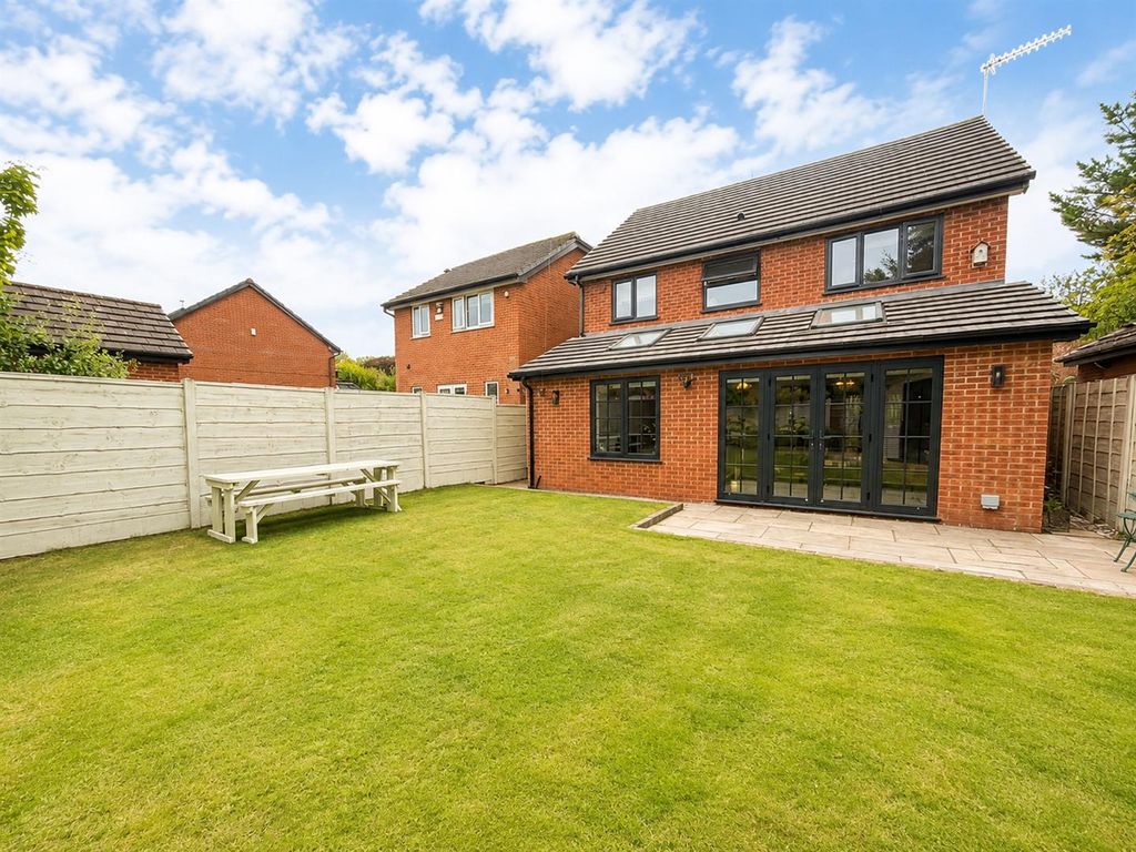 Property photo 2 of 27
