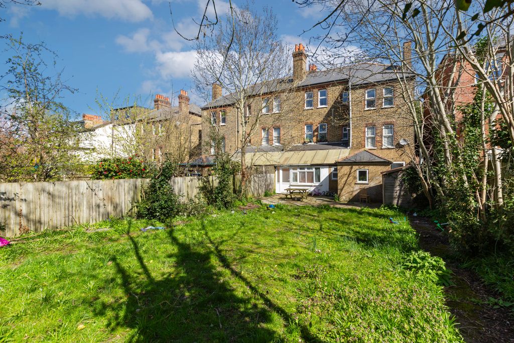 Property photo 3 of 13 16 Palace Road, Streatham, London, Sw2 3Ng