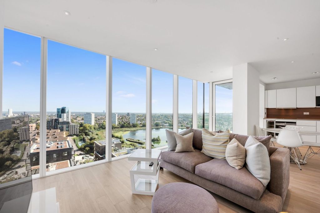 Property photo 1 of 16 Reception