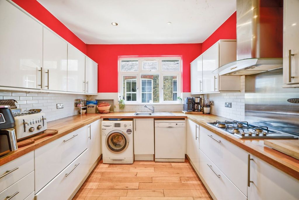 Property photo 2 of 5