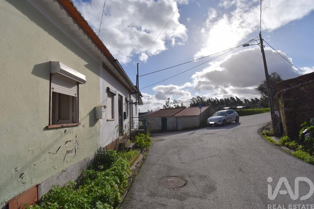 Property photo 3 of 34