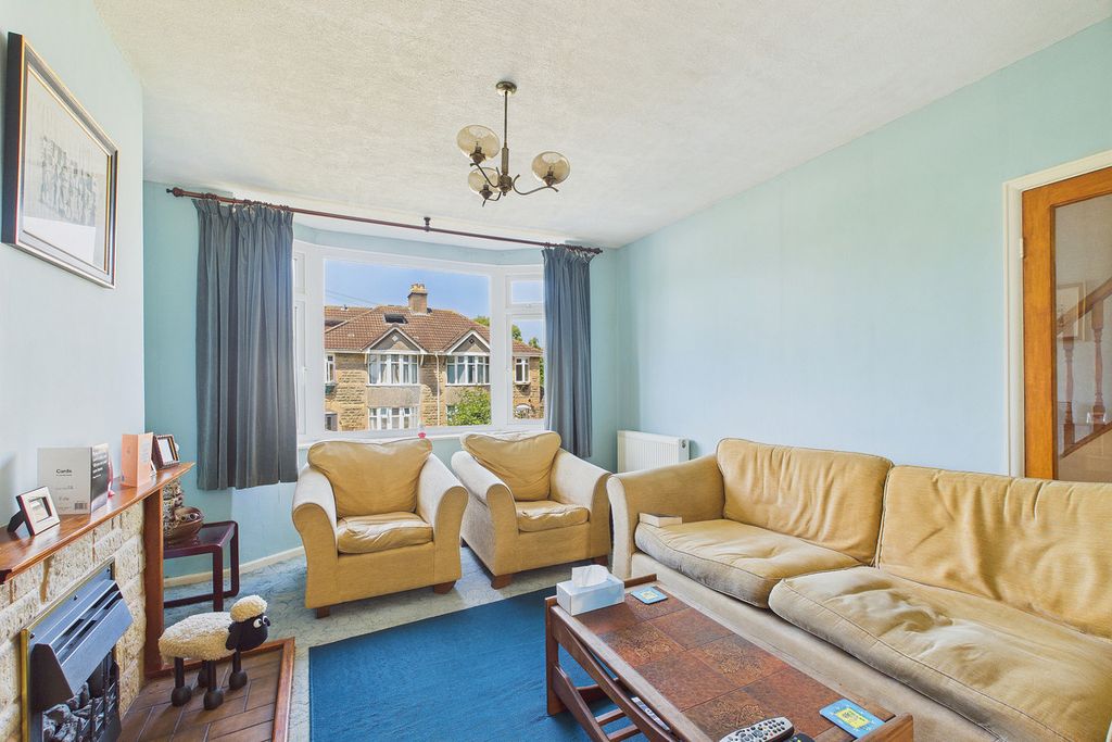 Property photo 3 of 12