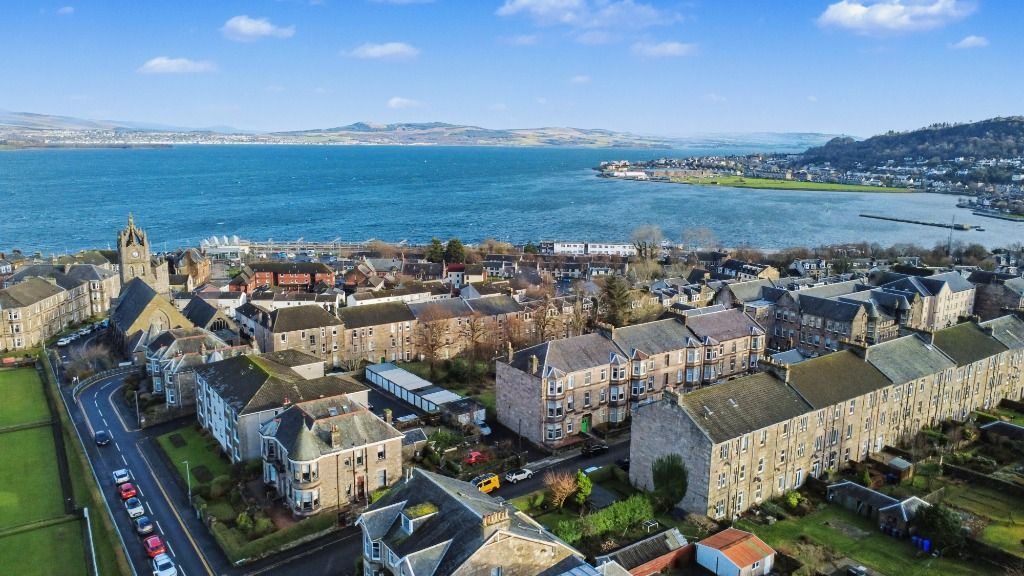 Property photo 3 of 21