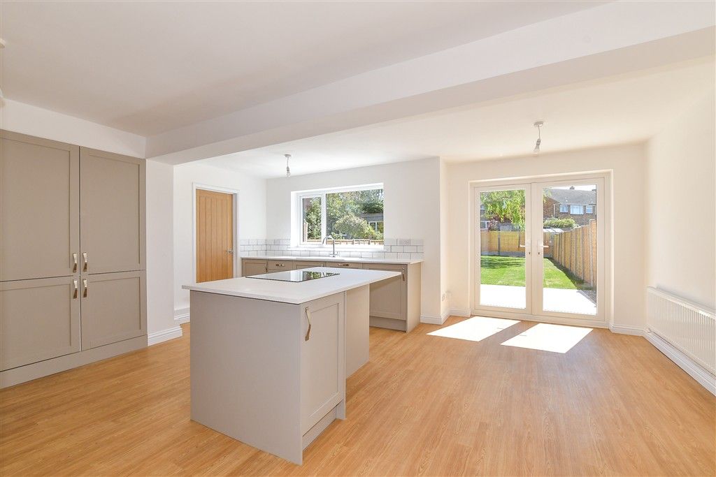 Property photo 2 of 16 Kitchen