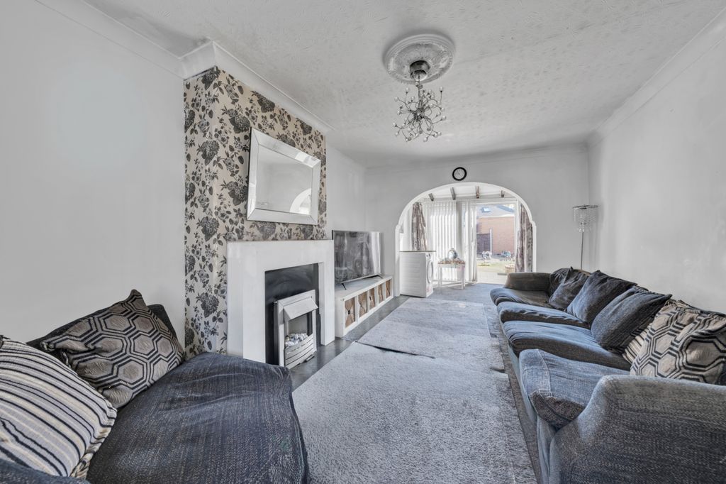 Property photo 2 of 15 Gallery