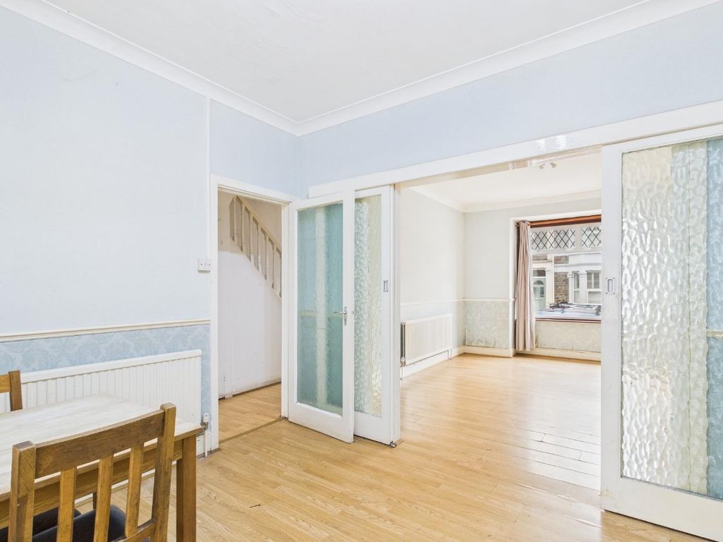 Property photo 3 of 21 Cam01576G0-Pr0324-Still005.Jpg