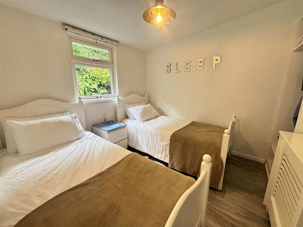 Property photo 3 of 15 9Cf86B14-59d5-46B5-8297-363111610Aa7.Jpg