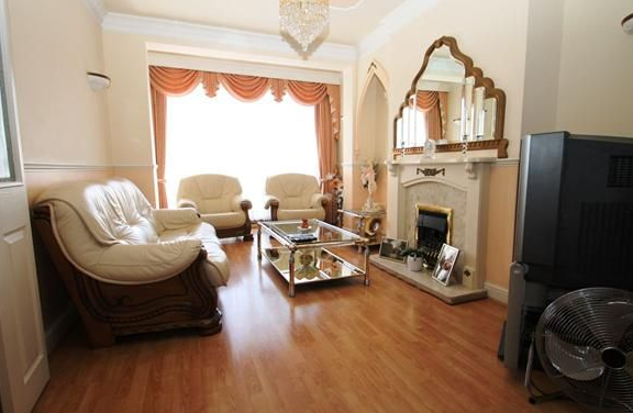 Property photo 3 of 14
