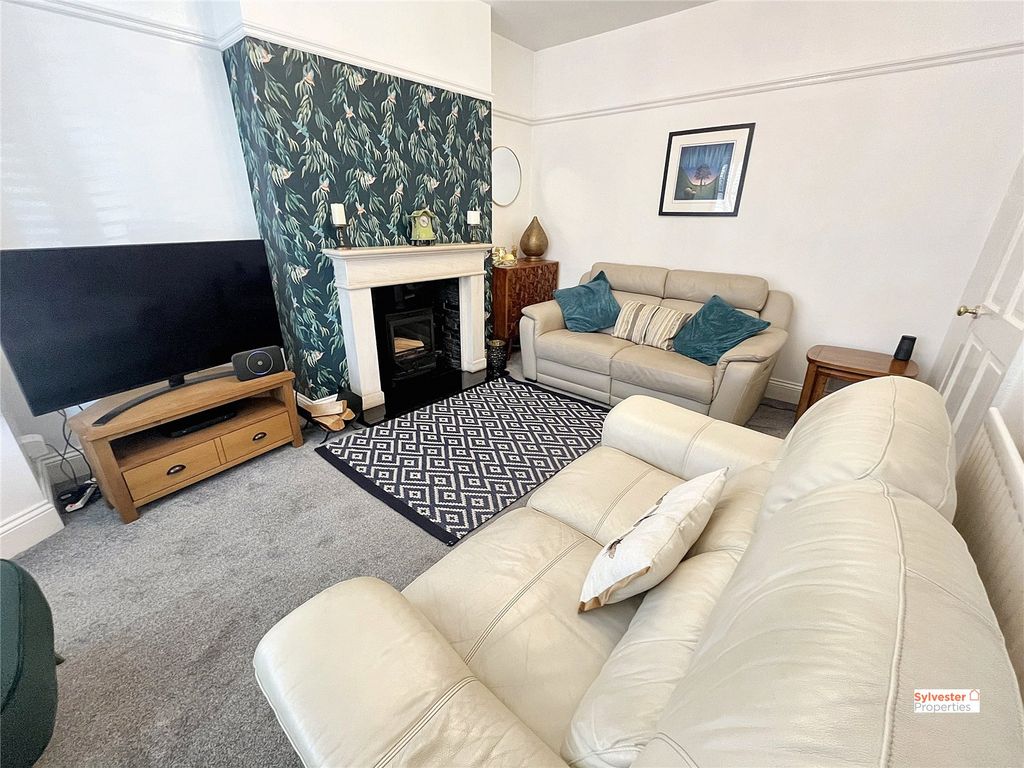 Property photo 2 of 29 Picture No. 23