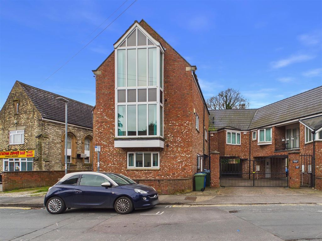 Property photo 1 of 13 Cam03303G0-Pr0325-Still0141.Jpg