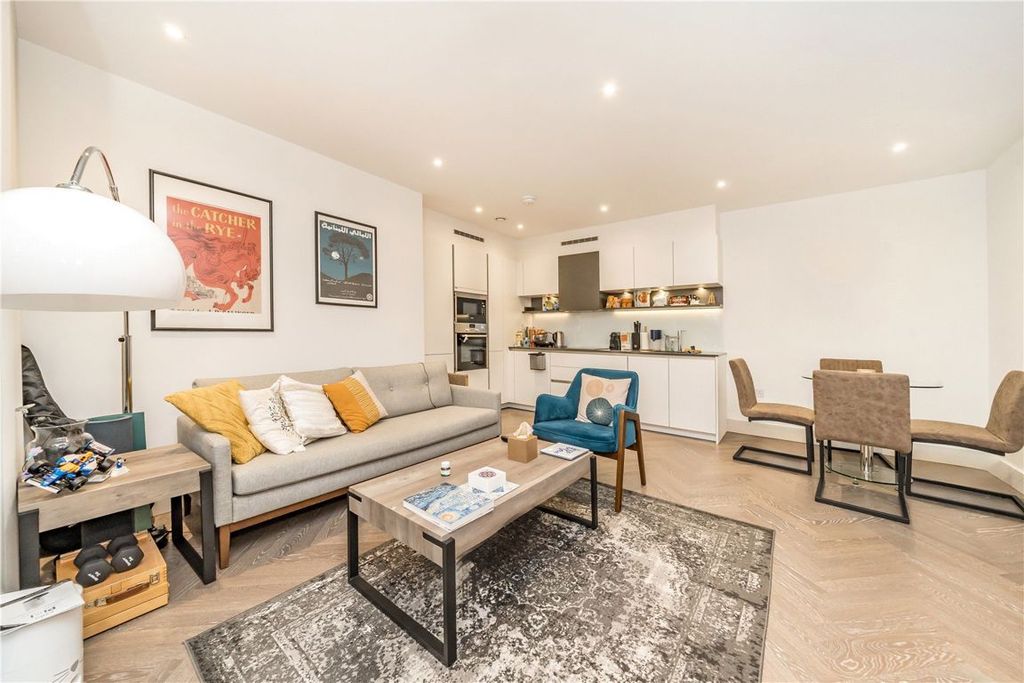 Property photo 2 of 11